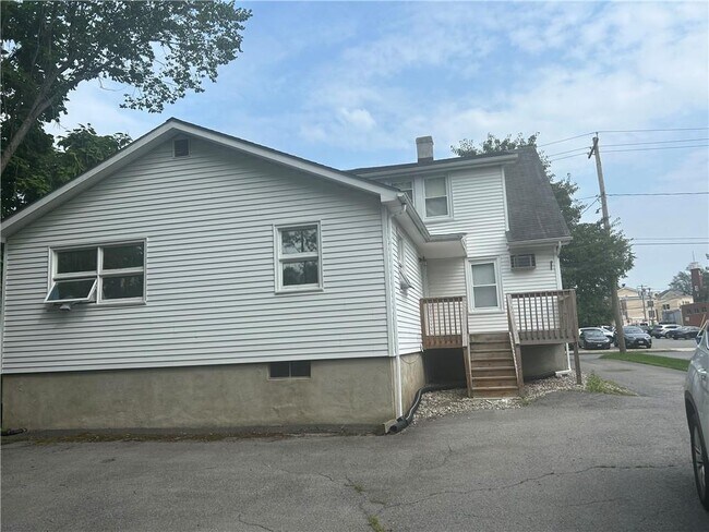 Building Photo - 55 St John St