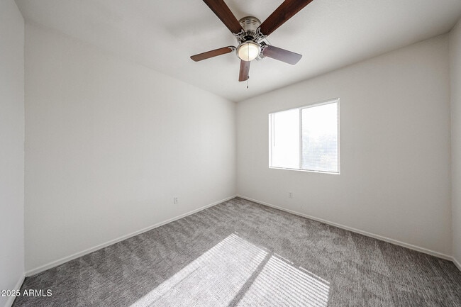 Building Photo - 2428 S 84th Gln