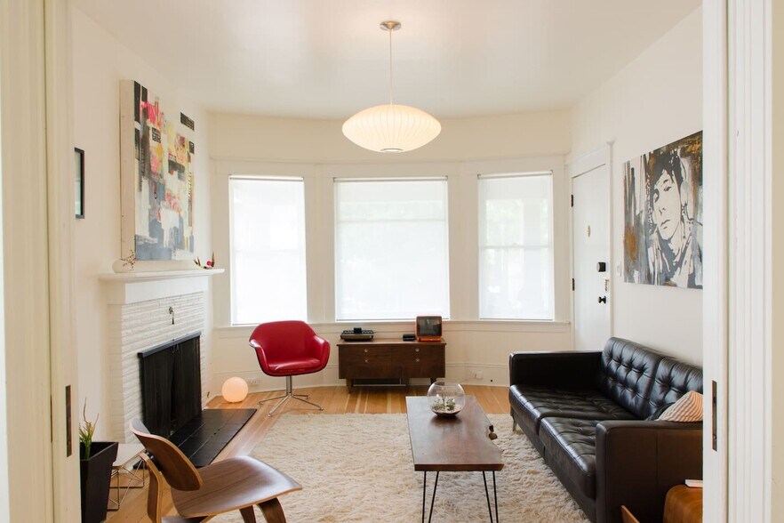 Building Photo - 1523 SE Ankeny St