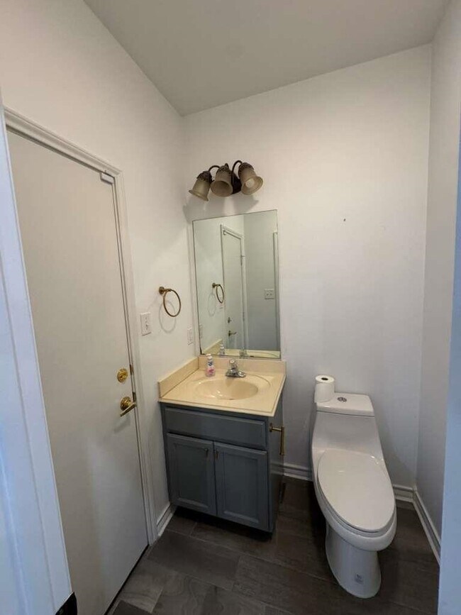 Building Photo - 2064 Lima Loop