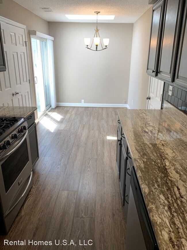 Building Photo - 3 br, 2 bath House - 1877 Tolstoy Drive