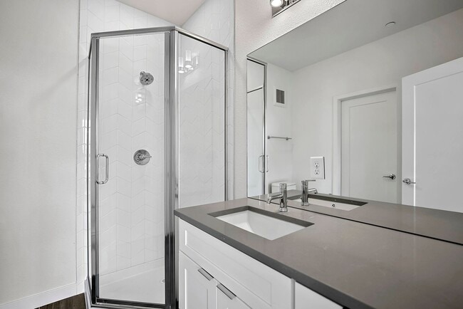Building Photo - New 2 bed 2.5 bath Townhouse at Overlook Station