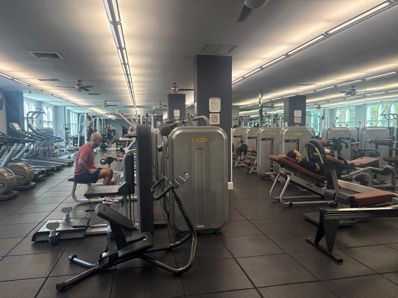 Building Photo - 2000 N Bayshore Dr