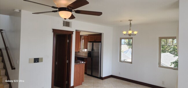 Building Photo - Spacious and freshly updated 2 bedroom, 2 ...
