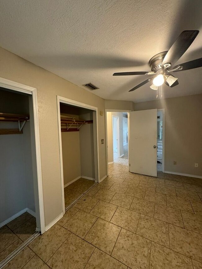 Building Photo - 3/2 Lovely Home East Orlando for rent! Isl...