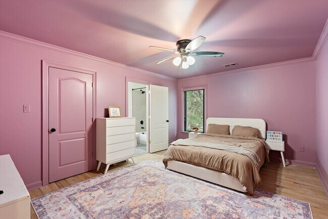 Building Photo - 9376 Forest Wind Cove