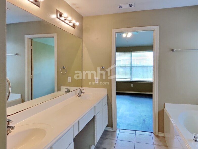 Building Photo - 2870 Colony Cone Cir