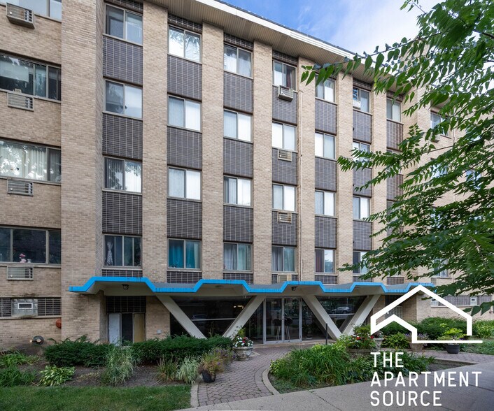 Building Photo - 6250 N Kenmore Ave