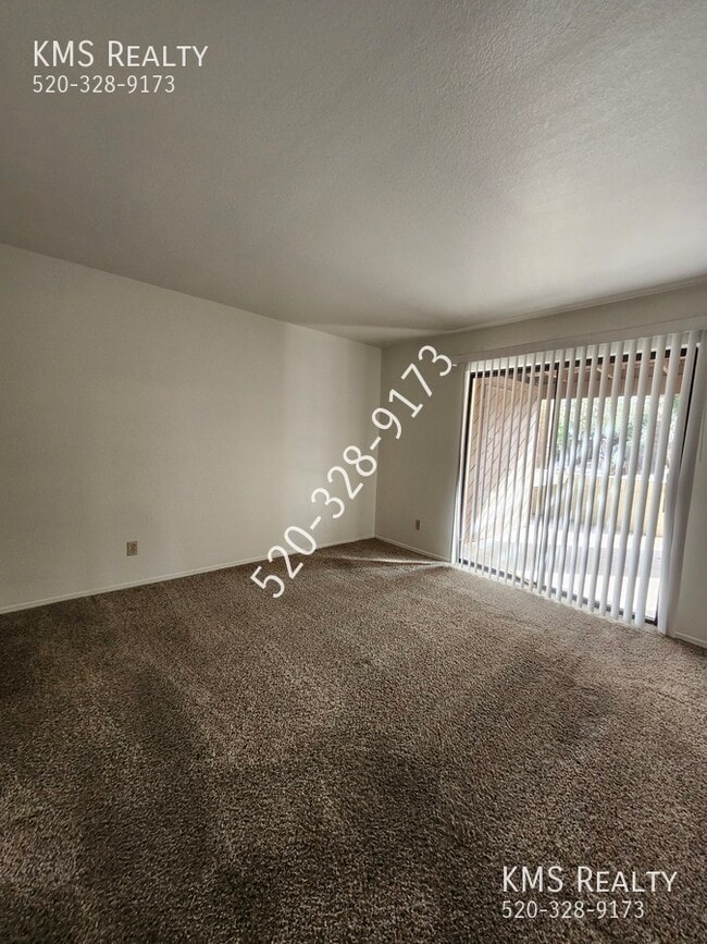 Building Photo - 56 N Camino Imagen