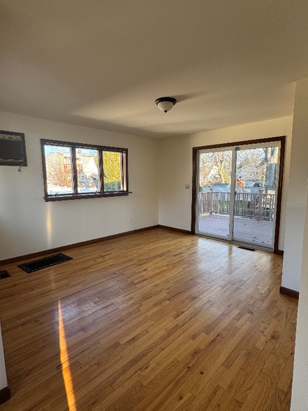 Building Photo - 59 Jackson St