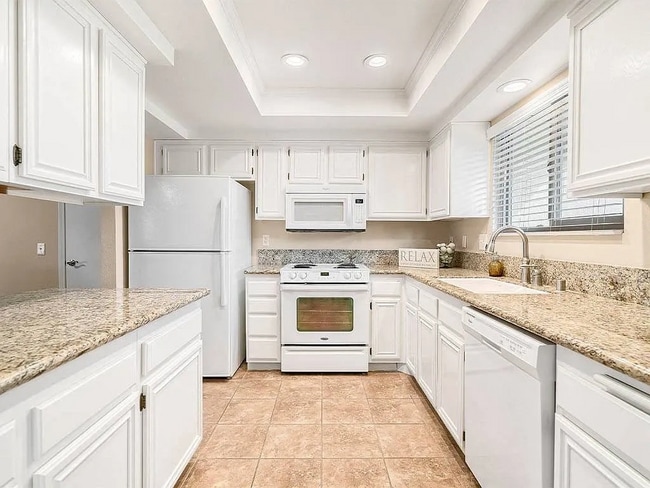 Building Photo - 21495 Lemay Dr