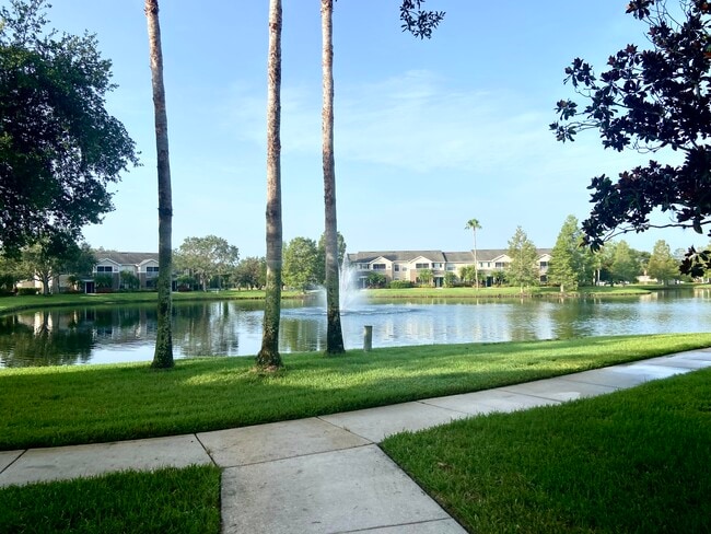 Building Photo - 8821 Manor Loop