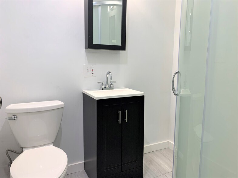 Building Photo - 19 Bradbury St