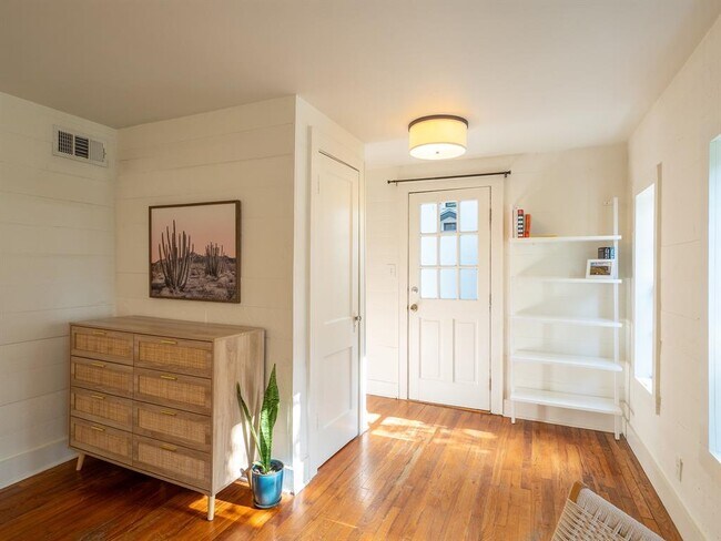 Building Photo - 1609 Nickerson St