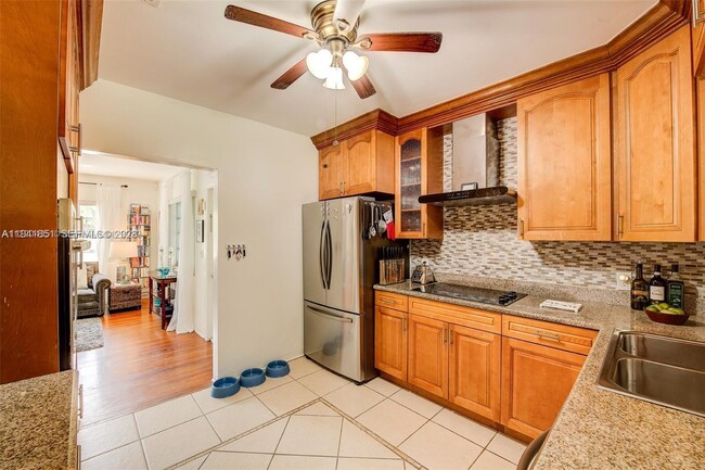 Building Photo - 7601 SW 59th Ct