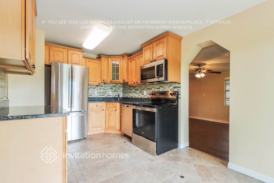 Building Photo - 9013 Suncrest Blvd