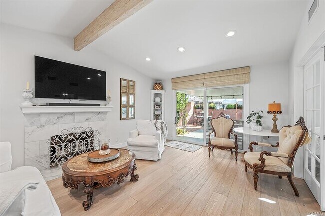 Building Photo - 950 Marvista Ave