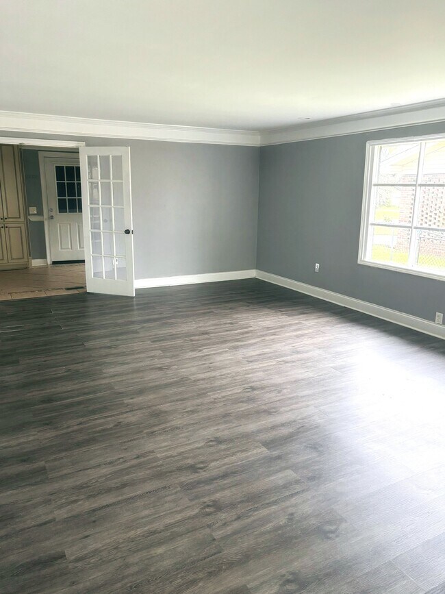 Building Photo - 82 Oliver Dr