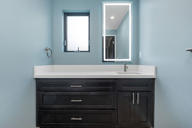 Building Photo - 15521 Patronella Ave