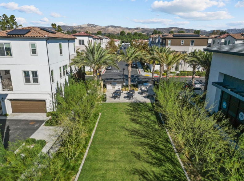 Building Photo - 2425 Little Rock Lane