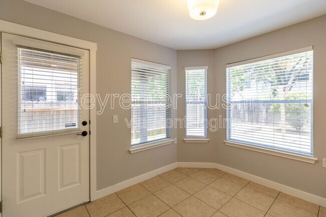 Building Photo - 1138 Emmitt Run