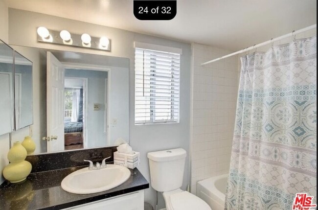 Building Photo - 4843 W 118th Pl