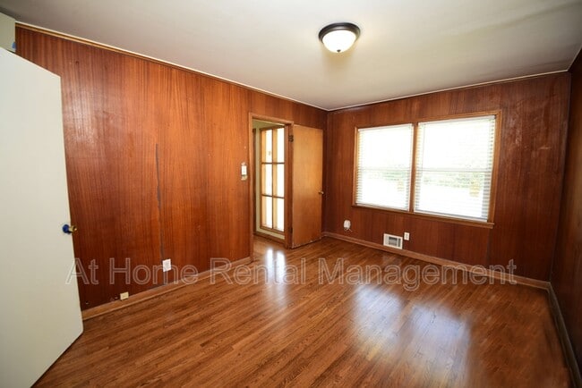 Building Photo - 477 S Norwood Ave