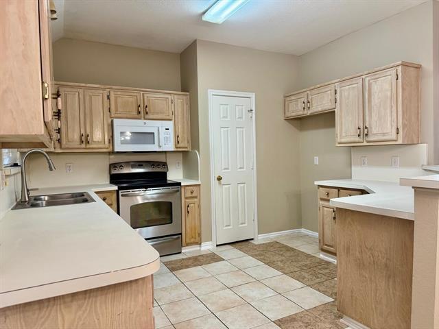 Building Photo - 2151 Arbor Creek Dr