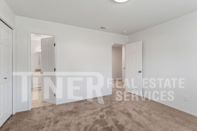 Building Photo - 2815 Erin Dr