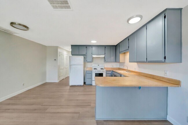 Building Photo - 6003 Craner Ave