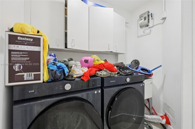 Building Photo - 14804 SW 155th Pl