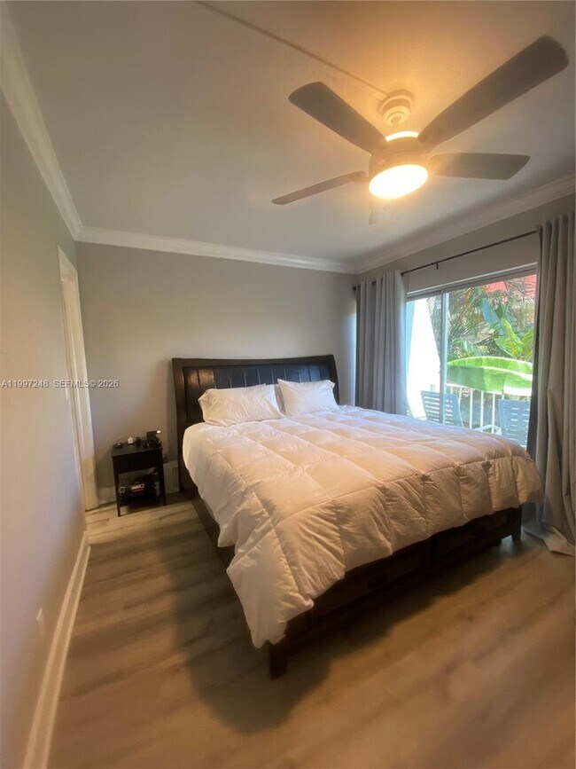 Building Photo - 725 Hummingbird Way