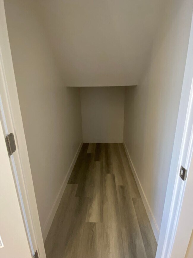 Building Photo - Beautiful townhome In Crimson Park