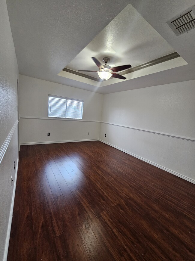 Building Photo - 8222 Willow Country