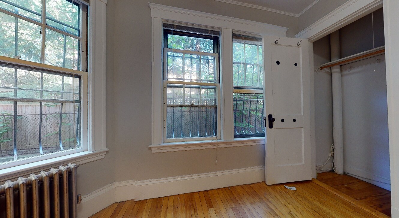 Building Photo - 11 Story St