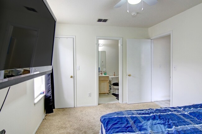 Building Photo - 7837 Wolverine Dr