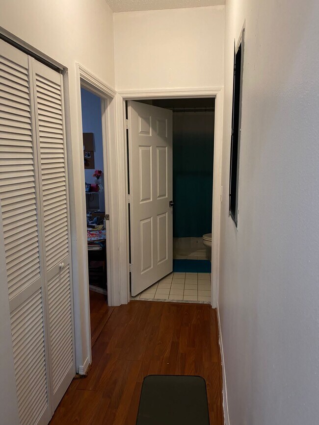 Building Photo - 4220 NE 9th St