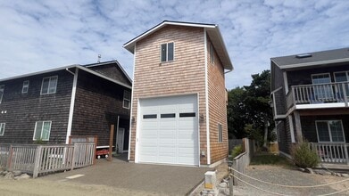 Building Photo - 1707 N Franklin St