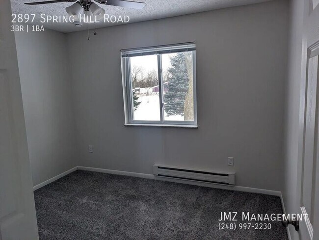 Building Photo - 2897 Spring Hill Dr