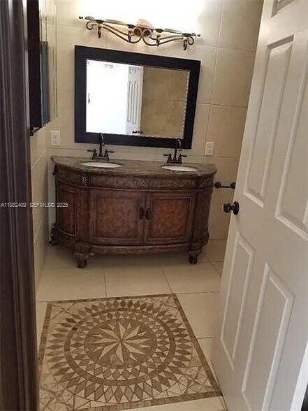 Building Photo - 8239 NW 8th Ct