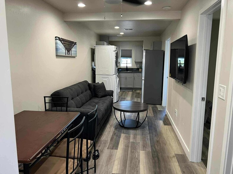 Primary Photo - 4239 Montalvo St