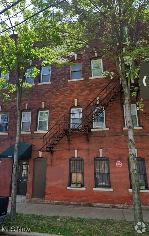 Building Photo - 1066 E 62nd St