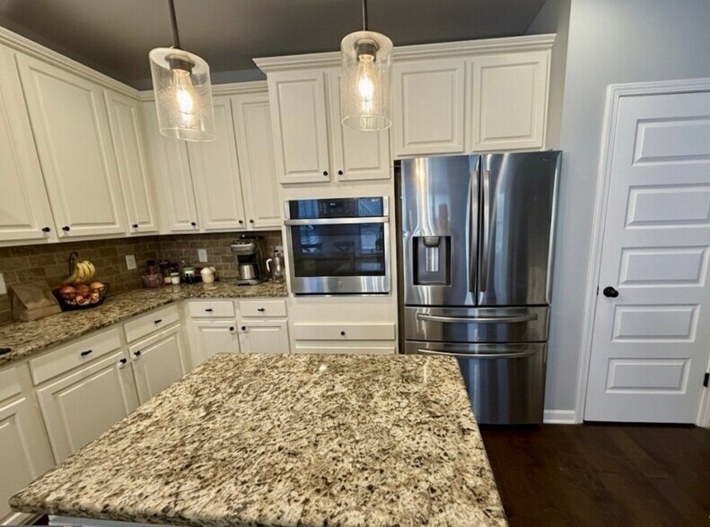 Building Photo - 310 Savannah Dr