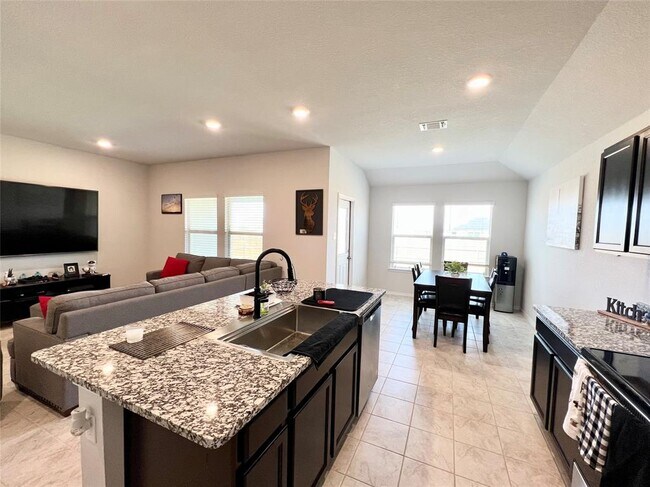 Building Photo - 544 Taggart Trail