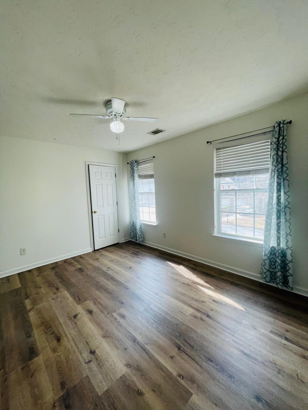 Building Photo - 3709 Hutchinson Trace Dr