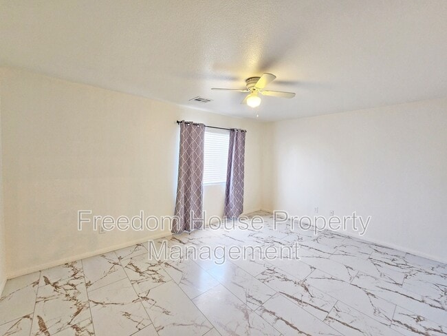 Building Photo - 600 San Lorenzo St