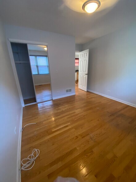 Bedroom 1 - 5201 W Roscoe St