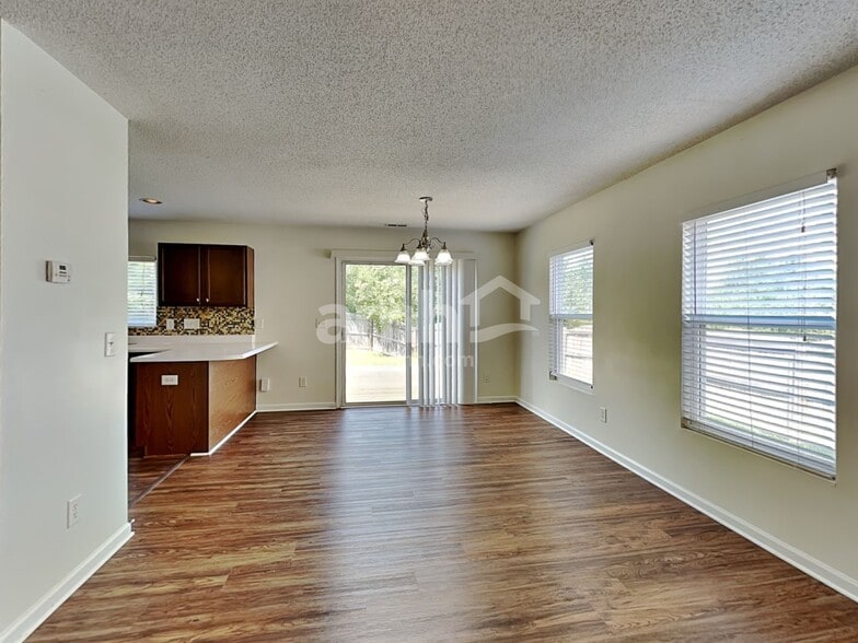 Building Photo - 3771 Marshlane Way