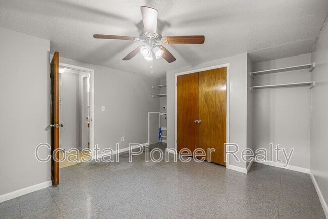 Building Photo - 9610 N 12th St