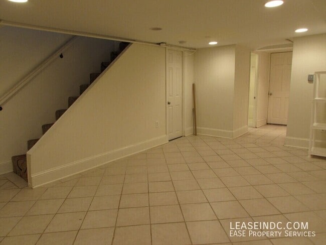 Building Photo - 2517 3rd St NE